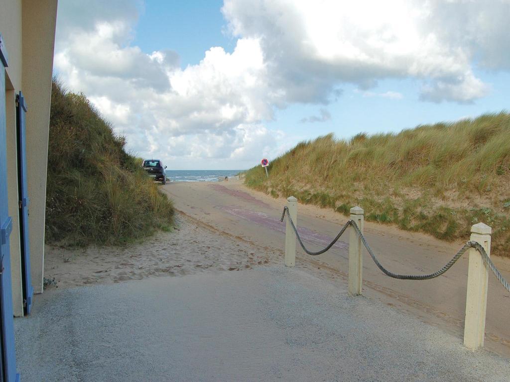 Holiday Home Anneville Sur Mer Rue Du Chemin De Fer Exterior photo